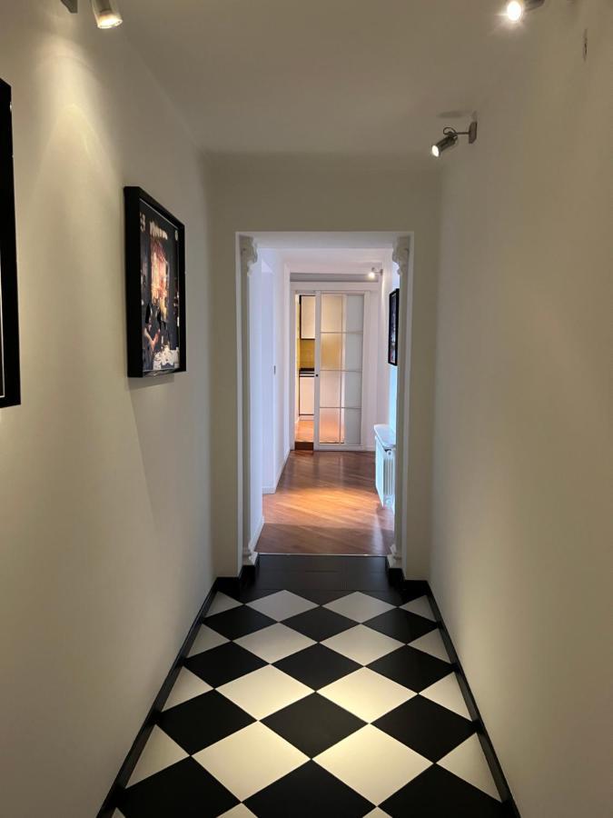 Apartment Hostdomus - September